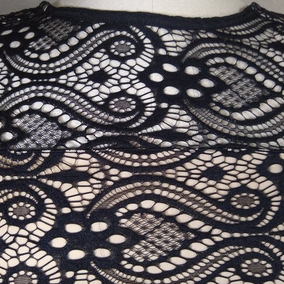 Altar'd State Lace Overlay Sleeveless Tuni… - Picture 4 of 11
